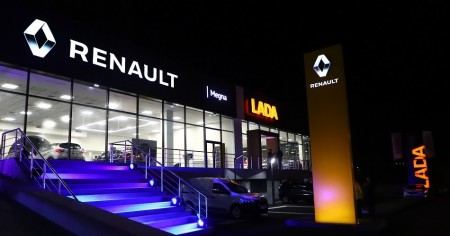В Ереване открылись салоны Renault и LADA